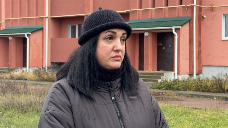 "Обіцяють і звалюють один на одного": чому пʼятиповерхівку в Прилуках, яку звели сім років тому, досі не заселили