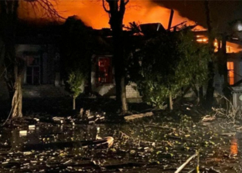 Армія РФ "Геранями" атакувала центр Новгорода-Сіверського: під обстрілом опинився житловий масив міста Армія РФ «Геранями» атакувала центр Новгорода-Сіверського: під обстрілом опинився житловий масив міста