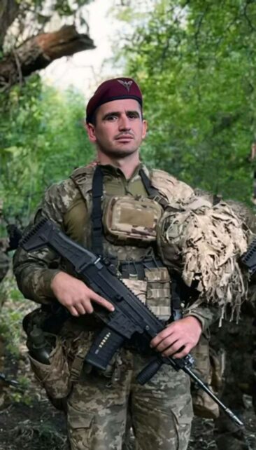 «Будем жити – не помрем!»: на Чернігівщині прощалися зі снайпером елітного підрозділу