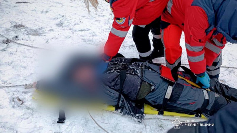 Провалився під лід: в озері на Чернігівщині потонув 55-річний чоловік