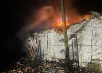 Російські війська ударними БпЛА атакували прикордонне село Жадове на Чернігівщині Російські війська ударними БпЛА атакували прикордонне село Жадове на Чернігівщині