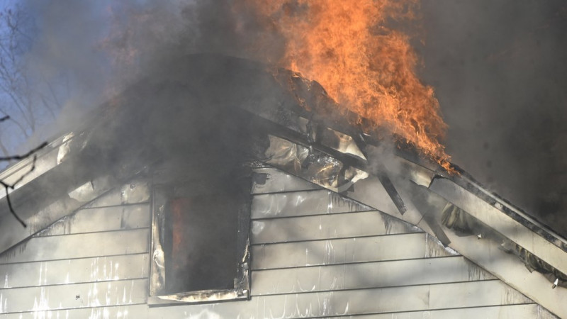 Загинули корови, пошкоджена техніка й будівля ферми внаслідок атаки РФ на Чернігівщині