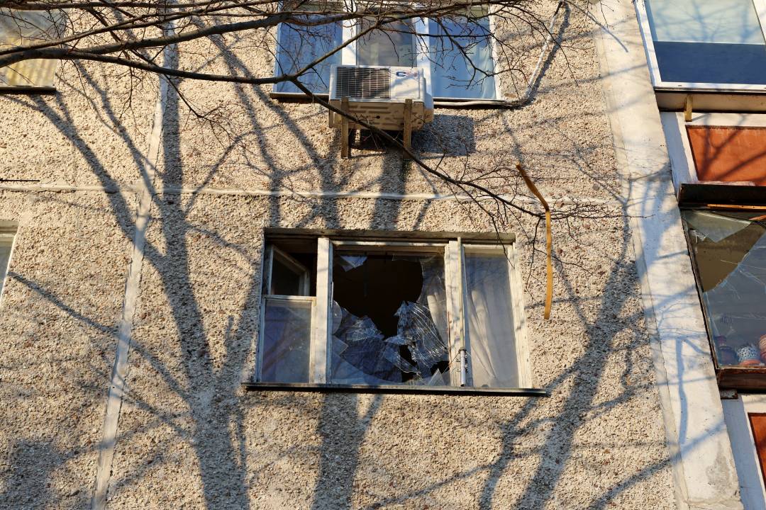 Чернігів під ударами ворожих безпілотників: мешканці не постраждали, міські служби ліквідовують наслідки