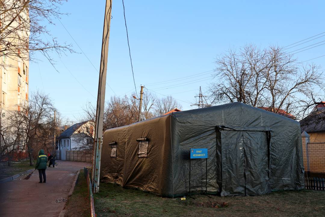 Чернігів під ударами ворожих безпілотників: мешканці не постраждали, міські служби ліквідовують наслідки