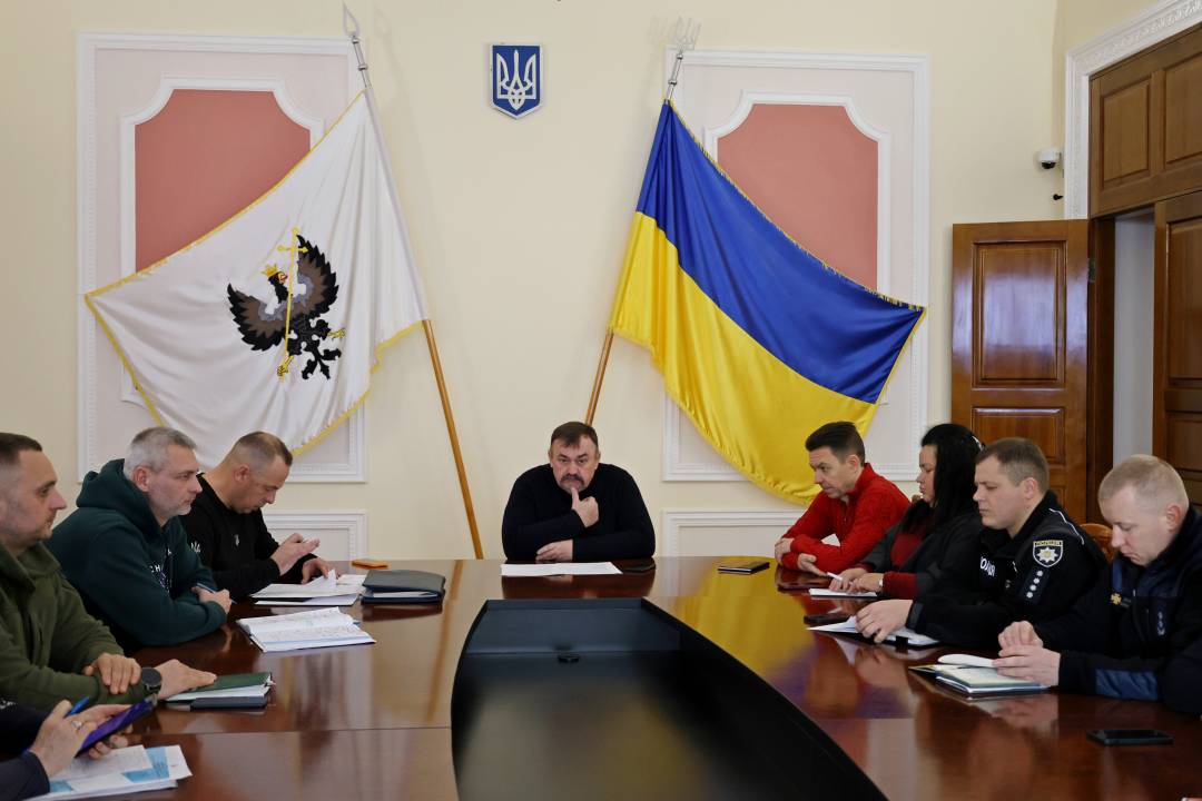 Чернігів під ударами ворожих безпілотників: мешканці не постраждали, міські служби ліквідовують наслідки