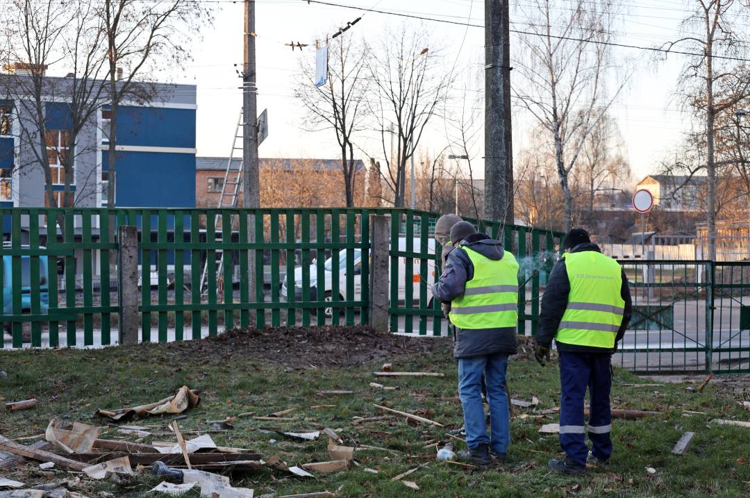 Чернігів під ударами ворожих безпілотників: мешканці не постраждали, міські служби ліквідовують наслідки