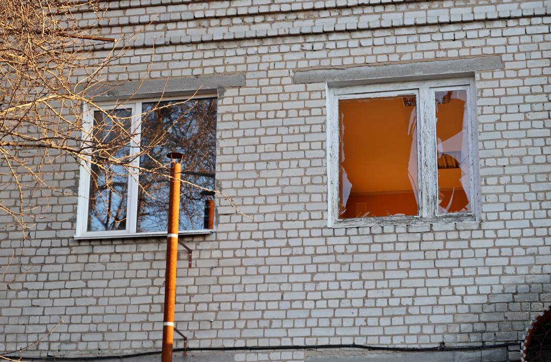 Чернігів під ударами ворожих безпілотників: мешканці не постраждали, міські служби ліквідовують наслідки