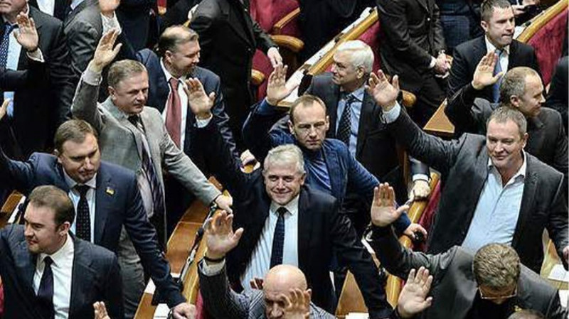 "Боротьба без правил": як 10 років тому Владислав Атрошенко став міським головою Чернігова