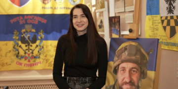 Чернігівському музею передали частину списа часів Русі, яку знайшов на фронті військовий Олександр Урванцев Чернігівському музею передали частину списа часів Русі, яку знайшов на фронті військовий Олександр Урванцев