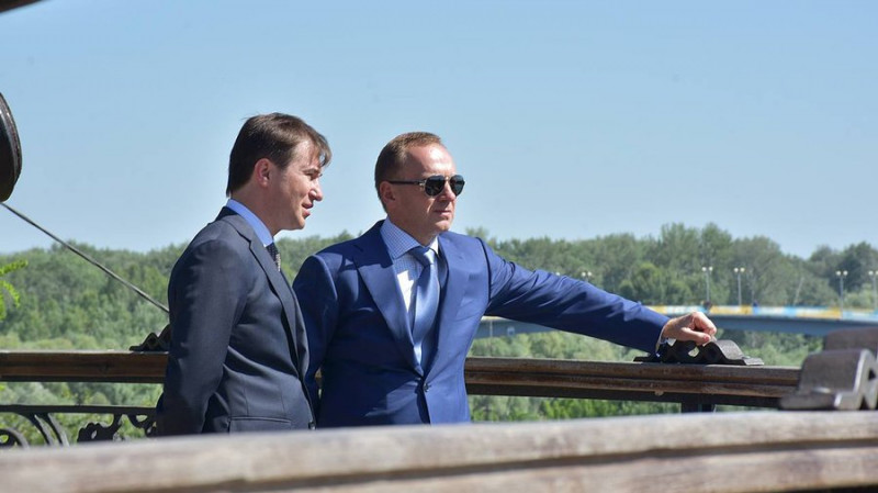 "Боротьба без правил": як 10 років тому Владислав Атрошенко став міським головою Чернігова