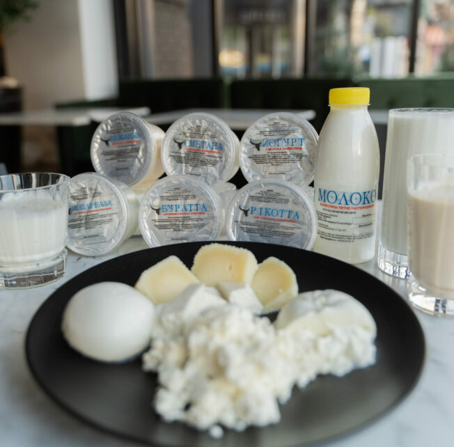 Екзотика з українського села: на Чернігівщині виробляють продукцію з молока буйволиць (Фото)