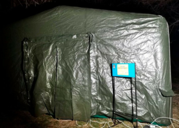 Пошкоджені приватні будинки, п’ятиповерхівка та два заклади освіти у Чернігові внаслідок атаки РФ 24 грудня