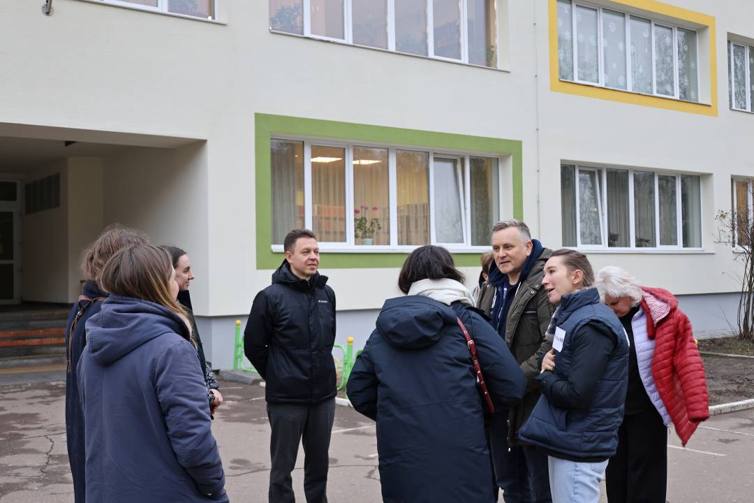 Як міжнародна співпраця змінює школи Чернігова: візит ACTED та CDCS