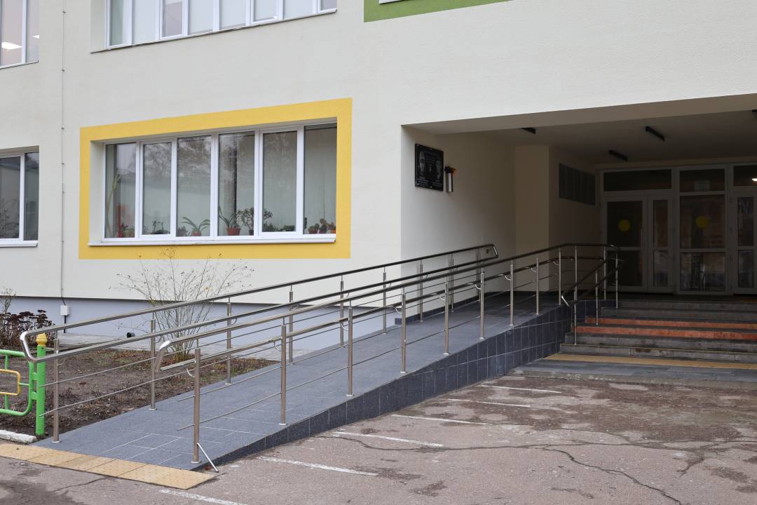 Як міжнародна співпраця змінює школи Чернігова: візит ACTED та CDCS