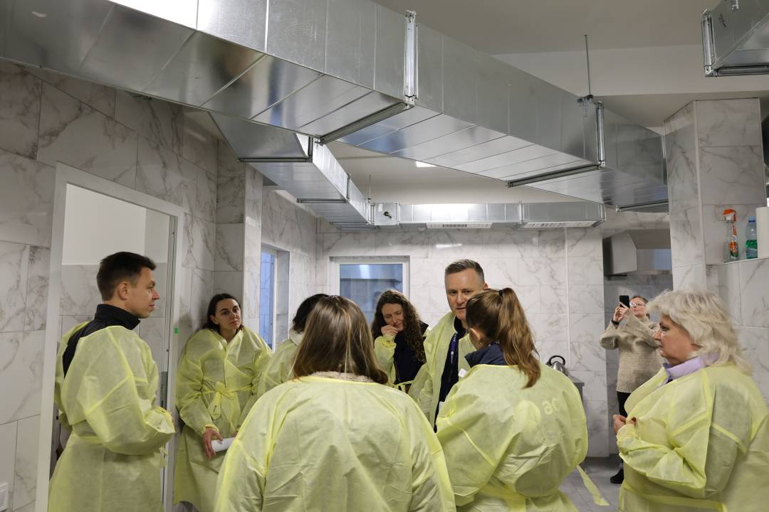 Як міжнародна співпраця змінює школи Чернігова: візит ACTED та CDCS