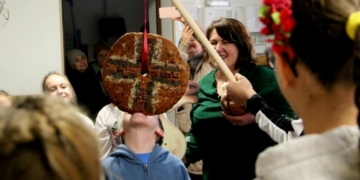 Коровай з гербом та прапором України випікають на Чернігівщині (Фото)