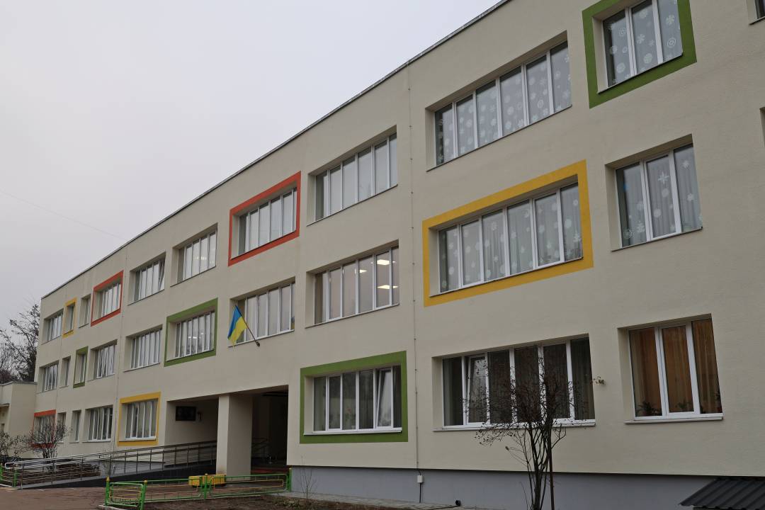 Майже 195 млн грн для освіти Чернігова: результати співпраці з партнерами у 2025 році