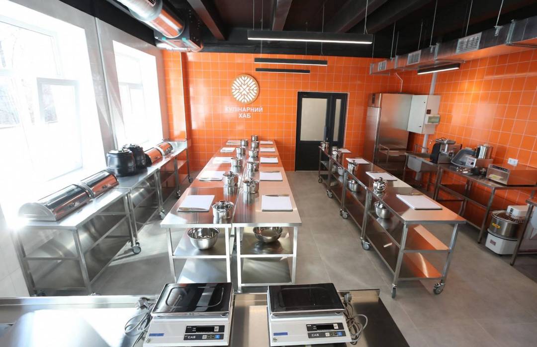 Майже 195 млн грн для освіти Чернігова: результати співпраці з партнерами у 2025 році