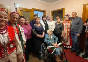 Має велику родину та вчить вірші, щоб тренувати пам’ять: на Чернігівщині живе 100-річна бабуся Має велику родину та вчить вірші, щоб тренувати пам’ять: на Чернігівщині живе 100-річна бабуся