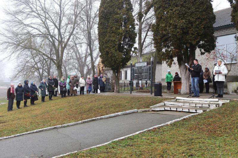 На Чернігівщині відкрили меморіальний знак на честь п’ятьох полеглих Героїв