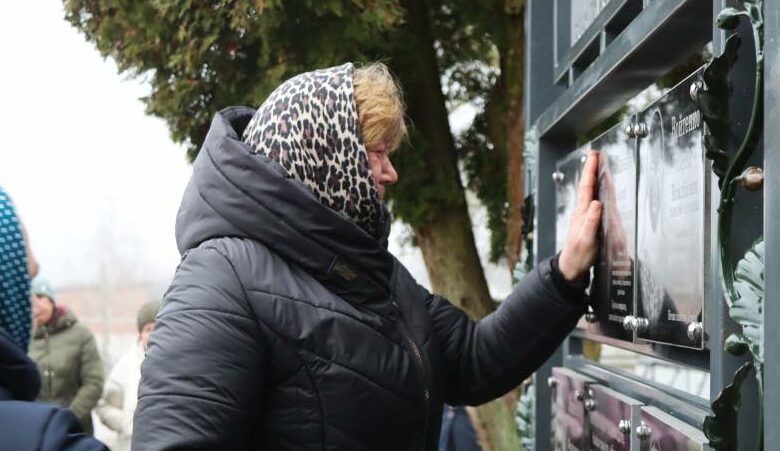 На Чернігівщині відкрили меморіальний знак на честь п’ятьох полеглих Героїв