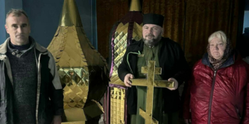 Нові бані з хрестами прикрашатимуть церкву на Чернігівщині (Фото)