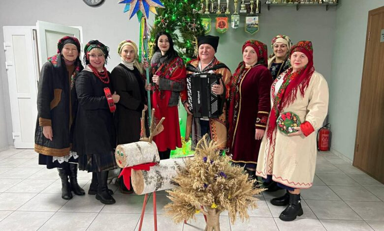 Новорічний карнавал та одне бажання на всіх: різдвяно-новорічні традиції Кіптівської громади (Фото)