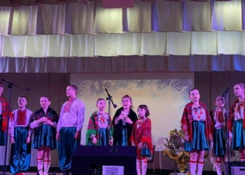 Новорічний карнавал та одне бажання на всіх: різдвяно-новорічні традиції Кіптівської громади (Фото) Новорічний карнавал та одне бажання на всіх: різдвяно-новорічні традиції Кіптівської громади (Фото)