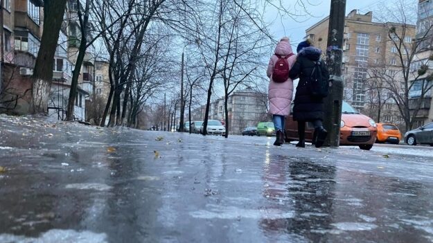 Ожеледиця та мокрий сніг: якої погоди чекати чернігівцям завтра