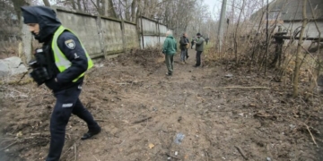 Поблизу Чернігова впав безпілотник: пошкоджено приватний будинок (Фотофакт)