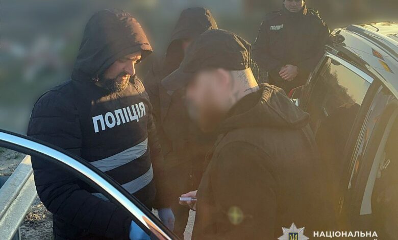 Поліцейські Чернігівщини затримали трьох серійних паліїв (Фото)