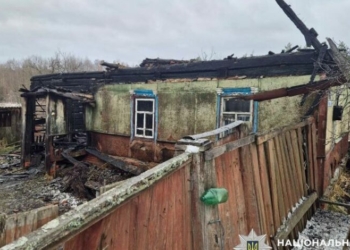 Поранень зазнала 77-річна жінка: окупанти били по Батуринській громаді (Фото)