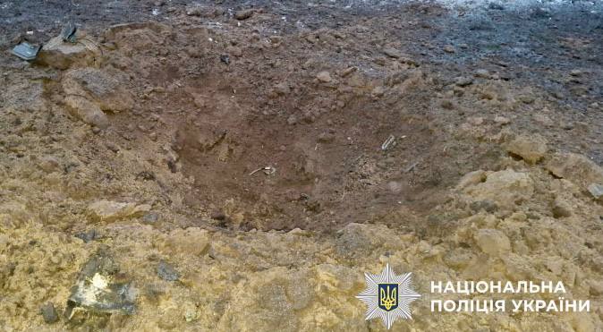 Поранень зазнала 77-річна жінка: окупанти били по Батуринській громаді (Фото)