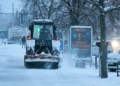 Прибирання снігу у Чернігові: робота комунальних служб