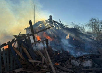 Росіяни запустили чотири безпілотники по будівлі старостату в Холминській громаді (Фото) Росіяни запустили чотири безпілотники по будівлі старостату в Холминській громаді (Фото)