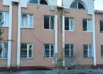 російські війська обстріляли село Чайкине на Чернігівщині (Фото) російські війська обстріляли село Чайкине на Чернігівщині (Фото)