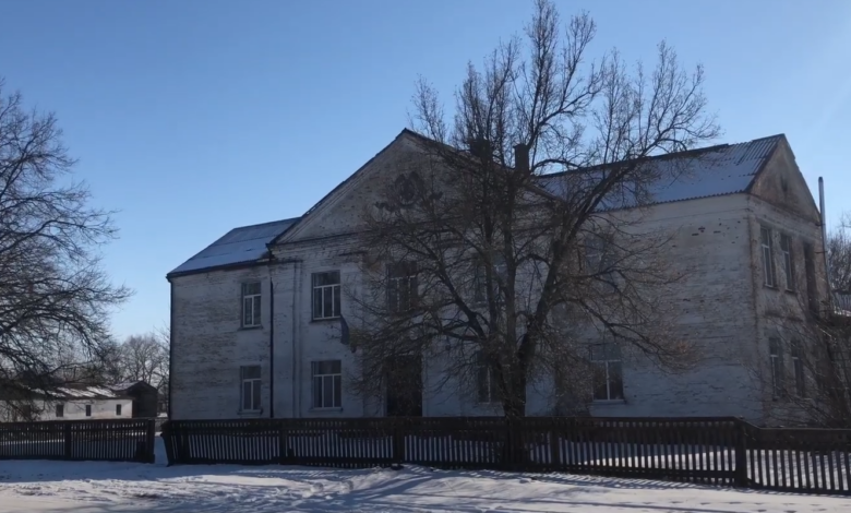 Топлять грубки, лаються за виплати на дрова й оформлюють тисячу Зеленського: реалії села на Чернігівщині (Фото)