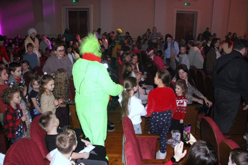 У чернігівській філармонії запальна прем’єра про того, хто вкрав Різдво