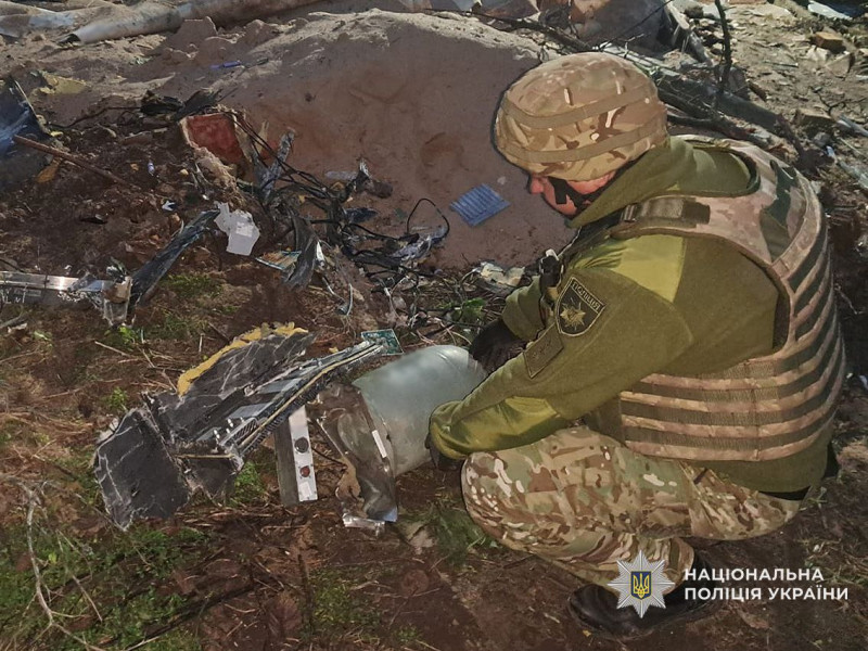 У Чернігівському районі виявили ворожі касетні боєприпаси з російського БпЛА (Фото)