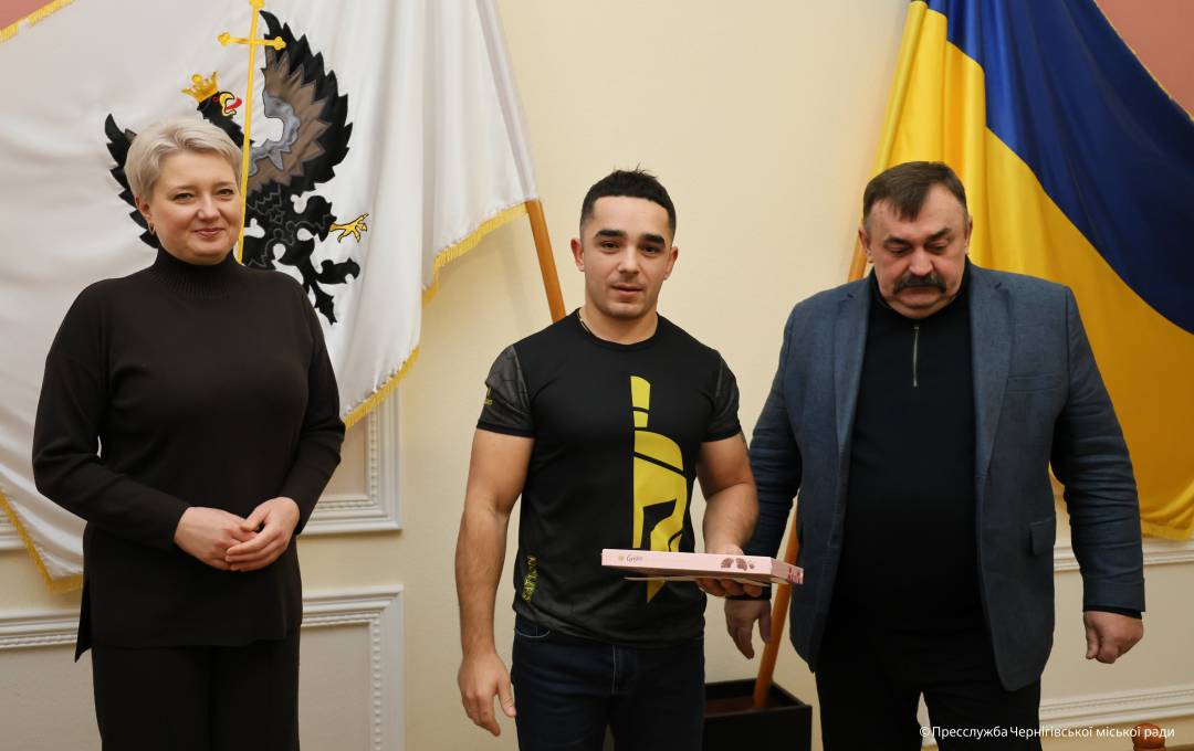 У Чернігові кращим спортсменам та їх тренерам вручили грошові винагороди за досягнення на міжнародних змаганнях