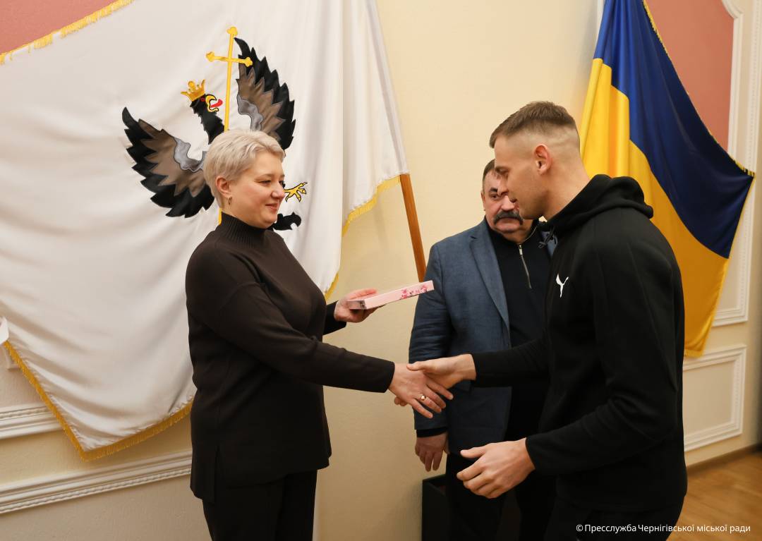 У Чернігові кращим спортсменам та їх тренерам вручили грошові винагороди за досягнення на міжнародних змаганнях