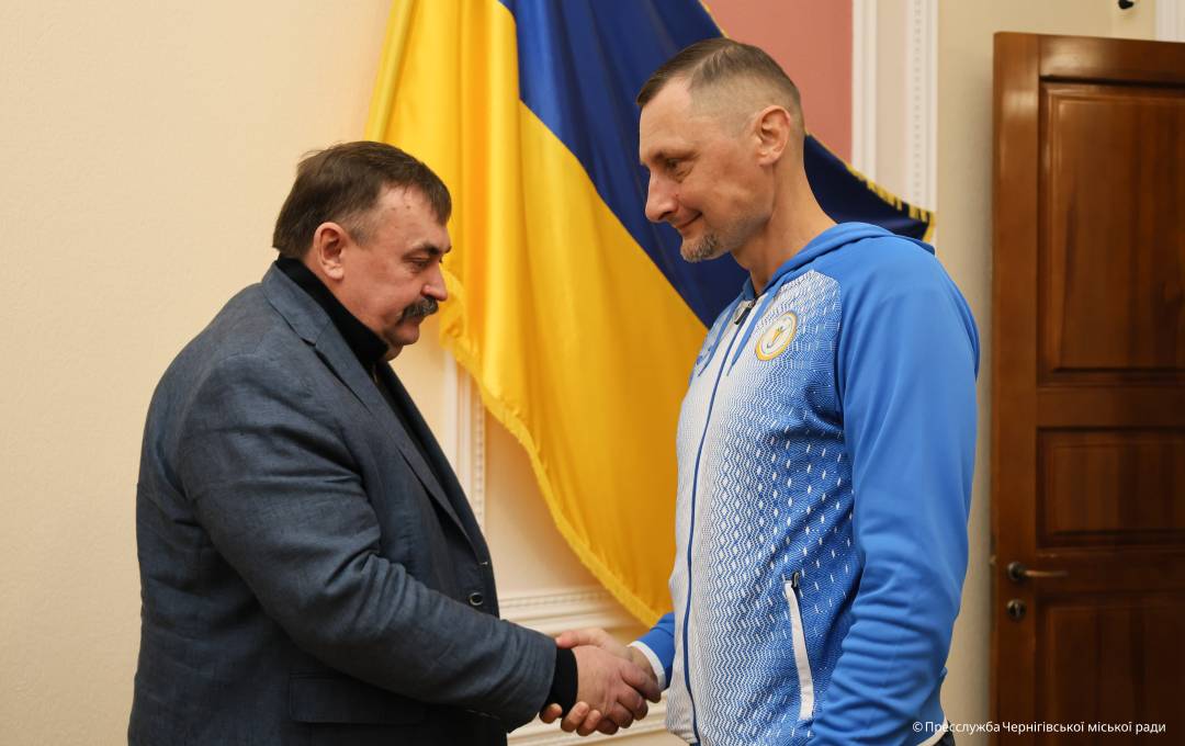 У Чернігові кращим спортсменам та їх тренерам вручили грошові винагороди за досягнення на міжнародних змаганнях