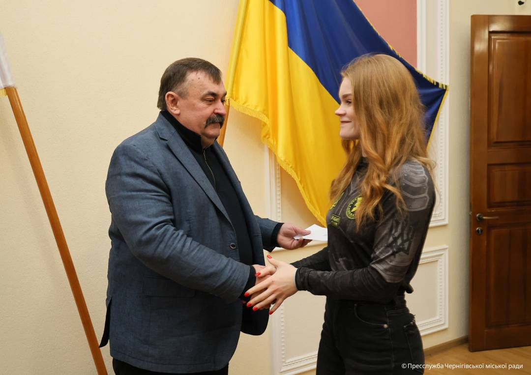 У Чернігові кращим спортсменам та їх тренерам вручили грошові винагороди за досягнення на міжнародних змаганнях