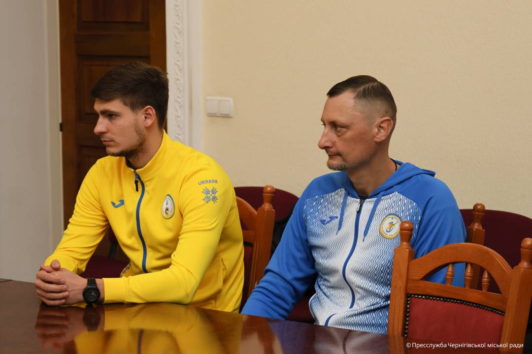 У Чернігові кращим спортсменам та їх тренерам вручили грошові винагороди за досягнення на міжнародних змаганнях