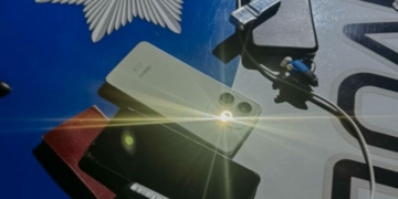 У Чернігові неповнолітній пограбував жінку