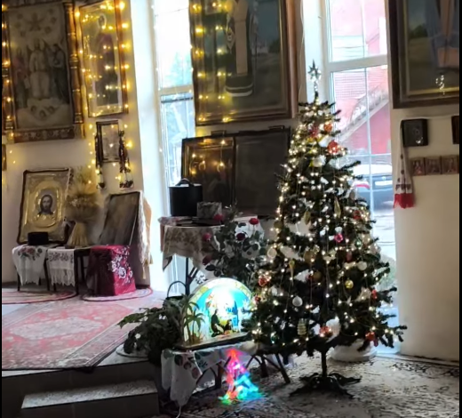 У Чернігові прикрасили церкву вогниками надії (Фото)