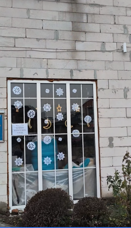 У Чернігові прикрасили церкву вогниками надії (Фото)