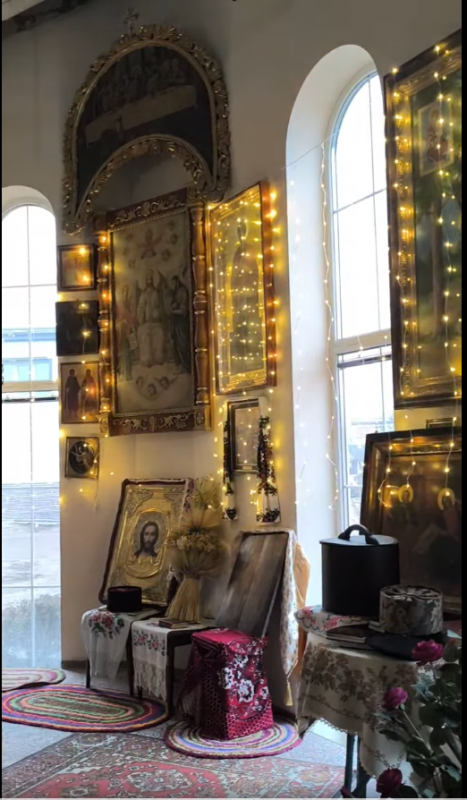 У Чернігові прикрасили церкву вогниками надії (Фото)