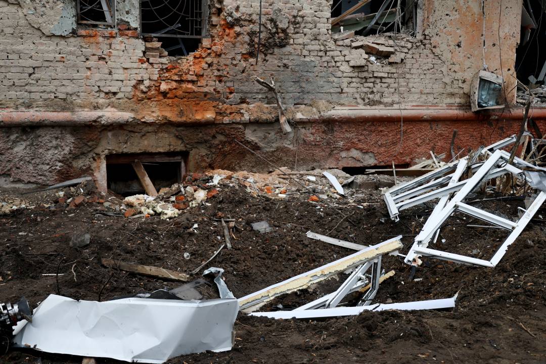 У Чернігові триває ліквідація наслідків нічної атаки безпілотником