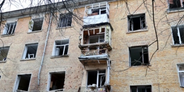 У Чернігові триває ліквідація наслідків нічної атаки безпілотником У Чернігові триває ліквідація наслідків нічної атаки безпілотником